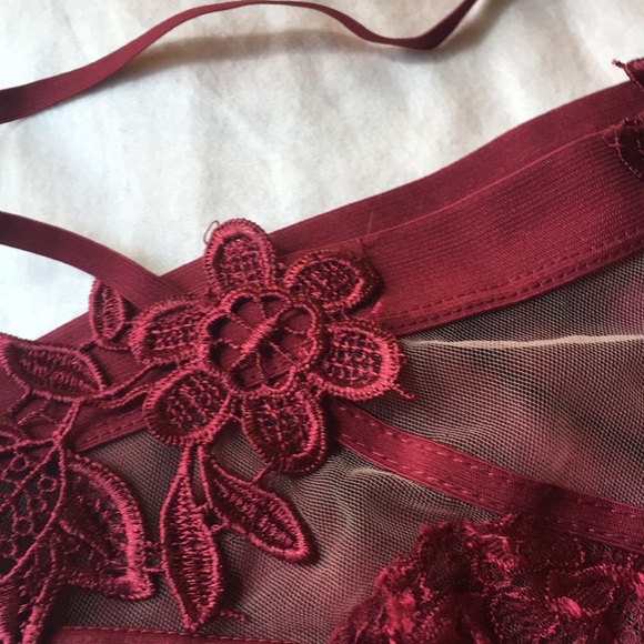 Floral Lingerie Set - Picture 5 of 5